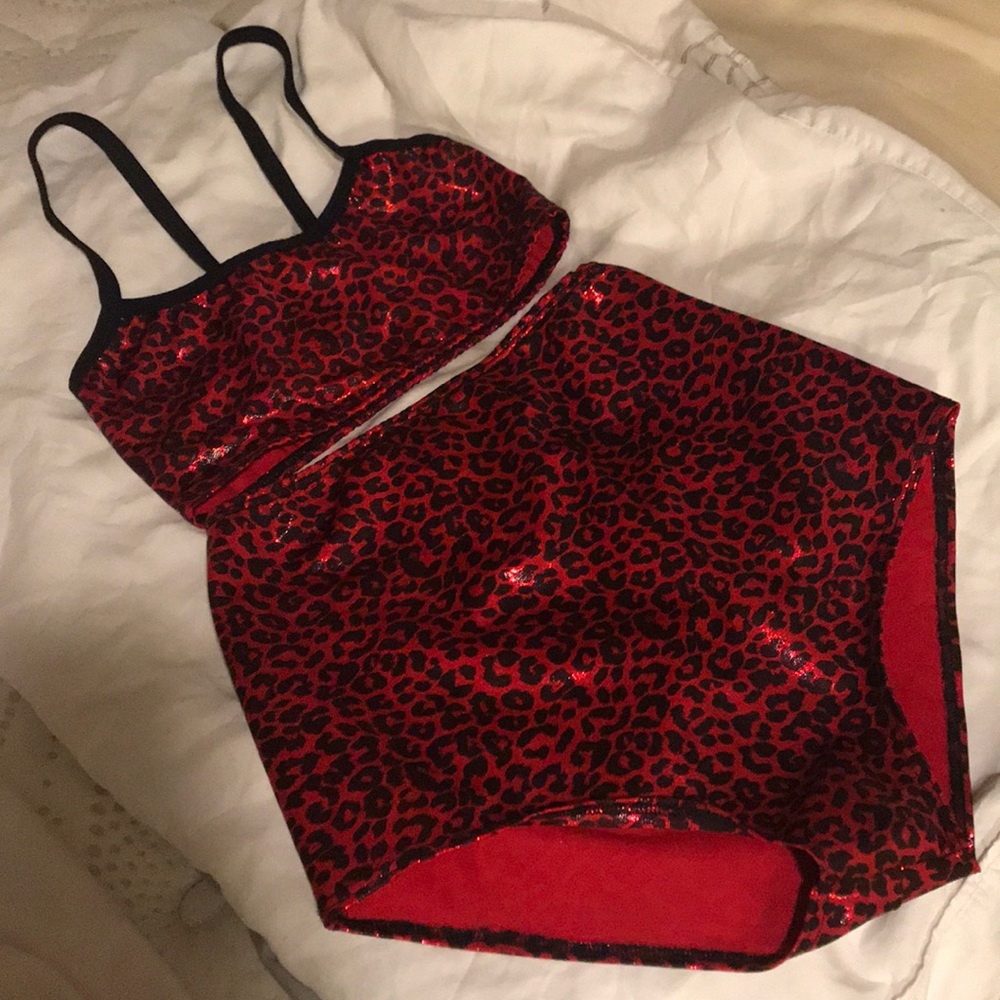 rave with mi gente leopard print set